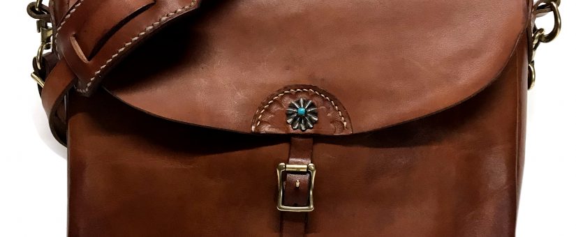 Leather Concho Shoulder Bag Midium/